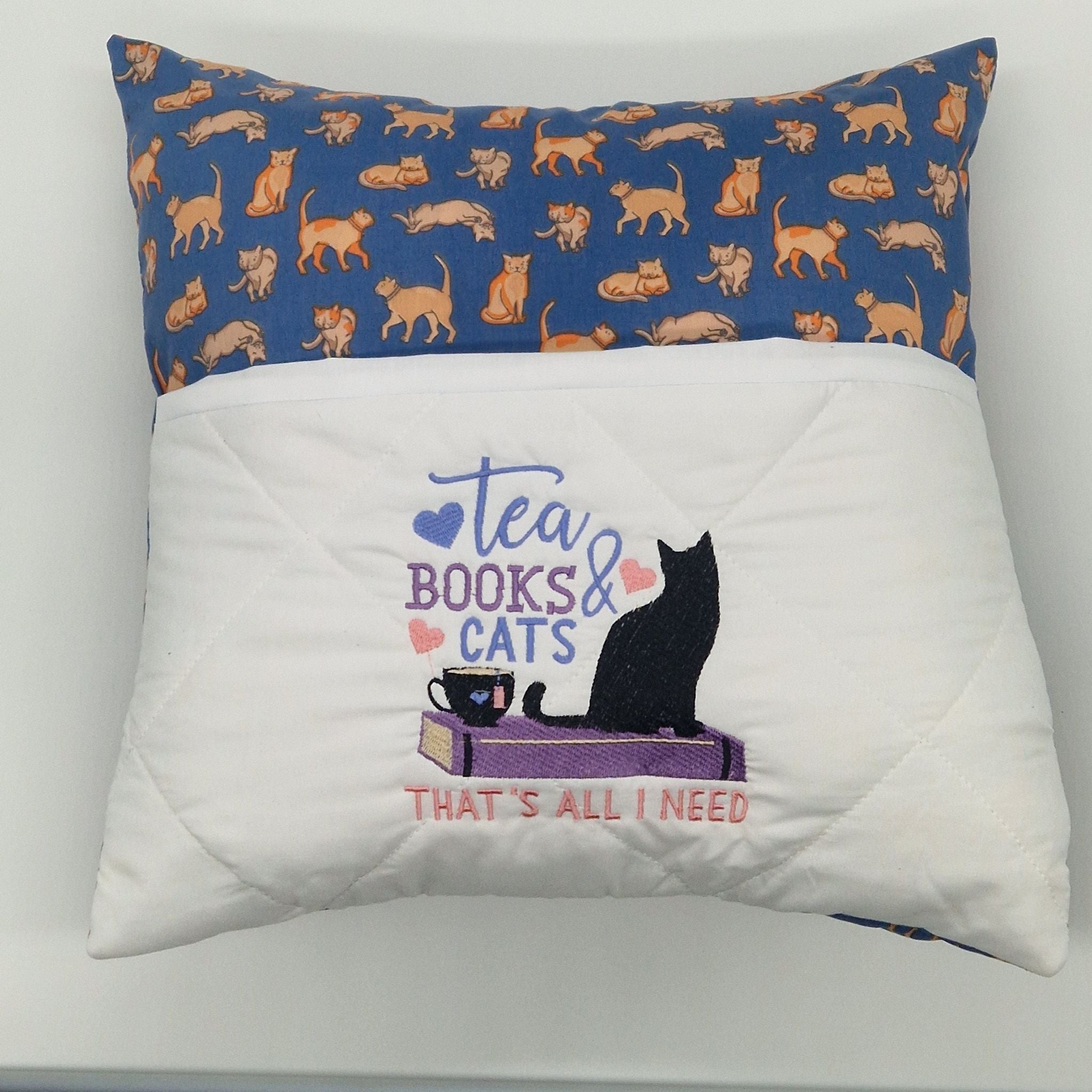 Reading Cushion - Cat Lovers 2